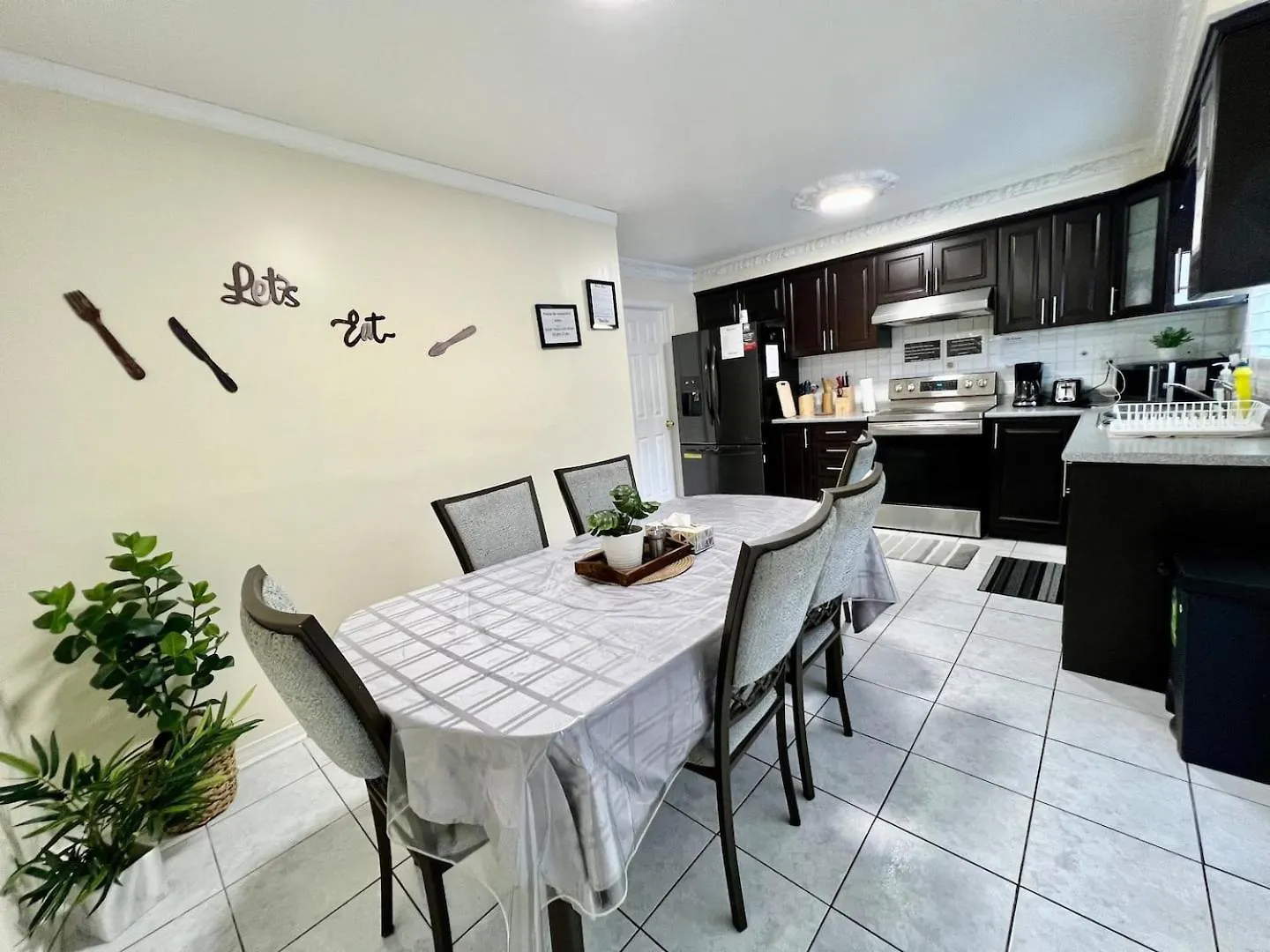 Holiday home R6 Room Near Airport Mississauga
