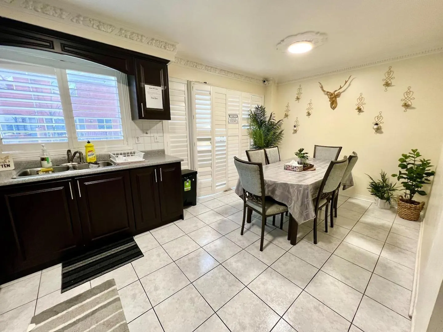 Holiday home R6 Room Near Airport Mississauga