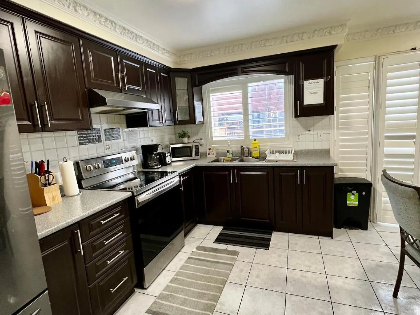 R6 Room Near Airport Mississauga